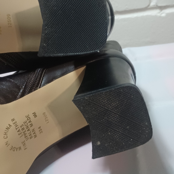 Newport News Women's 9M zip up slip on dark brown leather square toe boots. EUC - Picture 7 of 12